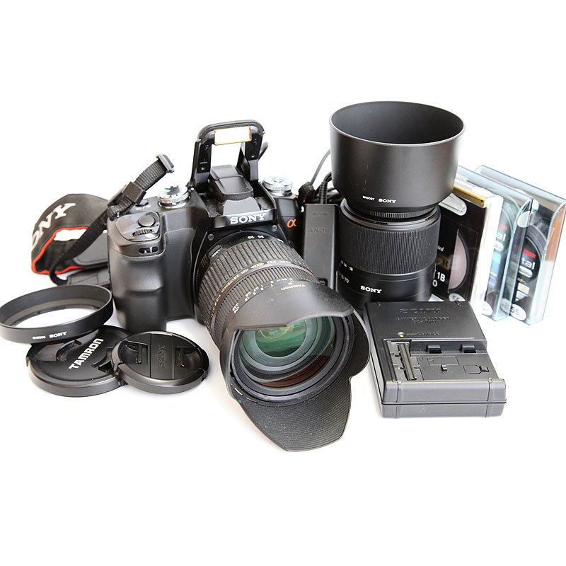 Зеркальный фотоаппарат Sony Alpha 100 DSLR-A100 и 2 объектива