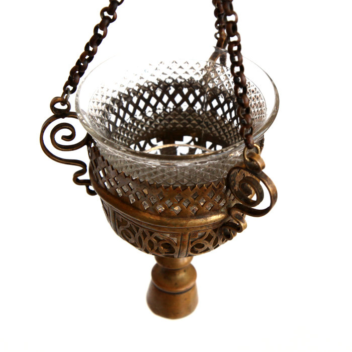 Латунная подвесная старинная лампада со стаканчиком из прозрачного стекла. Высота 11,5 см. Царская Россия