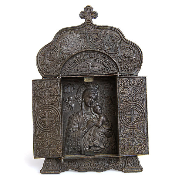 Интересный бронзовый складень Страстная икона Божией Матери с ковчегом и створками.