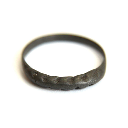 Старинное славянское кольцо из бронзы или ложновитое кольцо Русь 16-17 век.