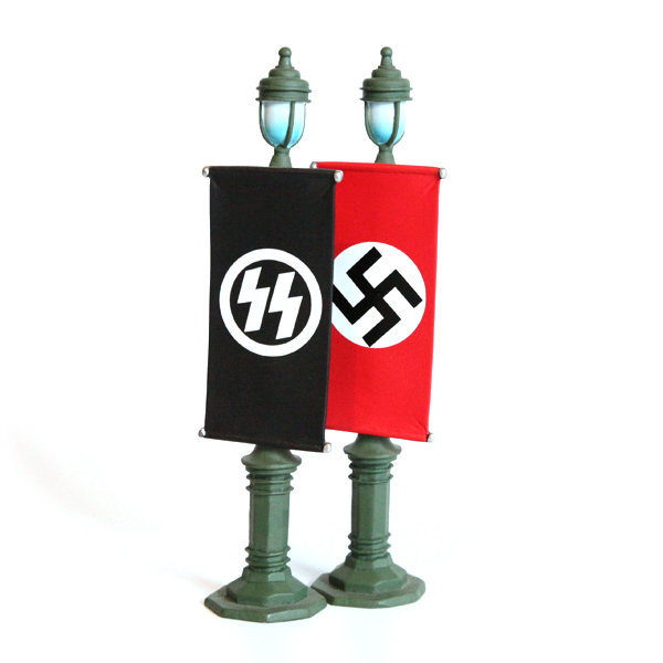 Комплект оловянных уличных баннеров СС и НСДАП из серии Берлин 1938.