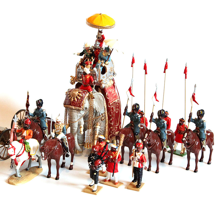 Очень большой и красочный набор оловянных солдатиков со слоном, композиция Дели Парад 1903 год.