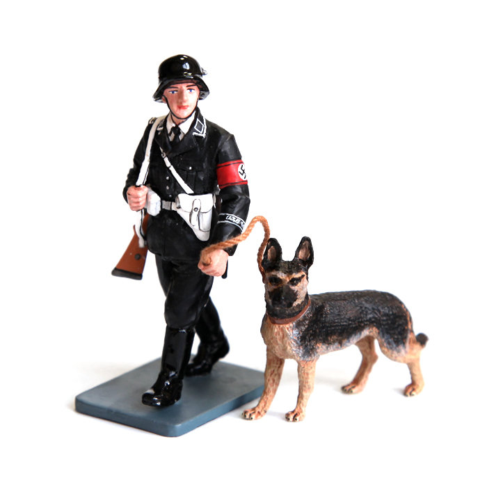 Коллекционный оловянный солдатик патрульный с овчаркой из Лейбштандарта СС Адольф Гитлер LSSAH