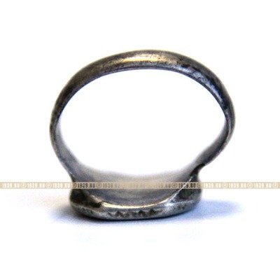 Старинный серебряный перстень печатка с геральдическим символом в виде дворянского герба и инициалами. Россия 18 век.