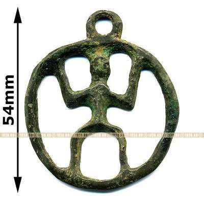 Амулет-оберег в виде фигуры человека вписанного в круг (коло). Степные кочевники. V-VI век.
