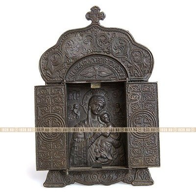 Интересный бронзовый складень Страстная икона Божией Матери с ковчегом и створками.