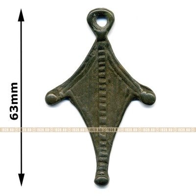 Старинный бронзовый славянский оберег амулет с символом языческой богини плодородия Макошь. Сибирь, зауралье.