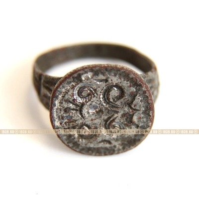 Старинный перстень печатка с геральдическим символом в виде дворянского герба, Россия 17-18 век.