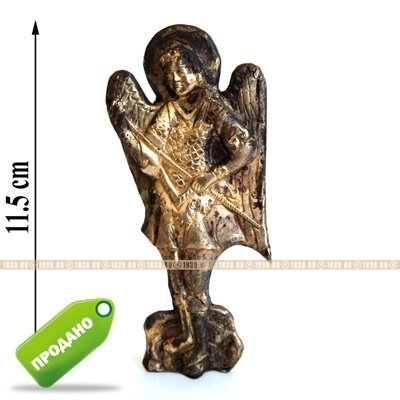 Редкая старинная бронзовая фигурка ангела, оберегающего Святые Дары в дарохранительнице. Русское медное литье 19 век.