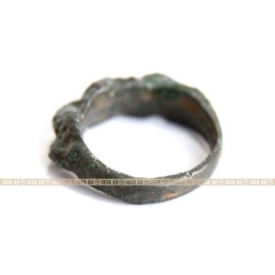 Массивное старинное славянское кольцо из бронзы или ложновитое кольцо Русь 16-17 век.