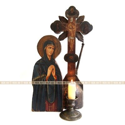 Большое старинное деревянное Распятие Христово с предстоящей Богородицей. Россия XIX век