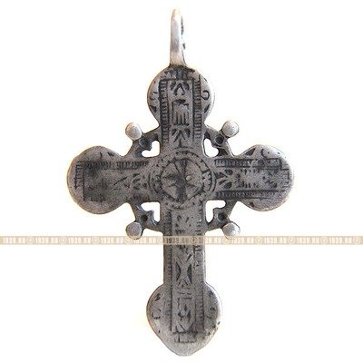 Крупный старинный серебряный крест  с зеленой и черной эмалью. Россия XVIII век.