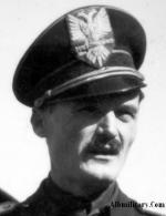 Коль Биб Мирака, Министр-Секретарь Албанской фашистской партии в своей оригинальной фуражке