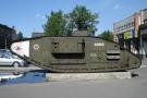 Британский танк Mk.V тип «самка» № 9303 (один из захваченных в боях с Деникиным). Установлен в Архангельске в качестве памятника. Фотография сделана в 2005 году, до капитального ремонта машины.