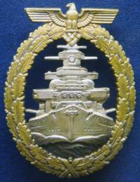 Боевой знак флота с бриллиантами (фото из музея ВМФ в Гамбурге)